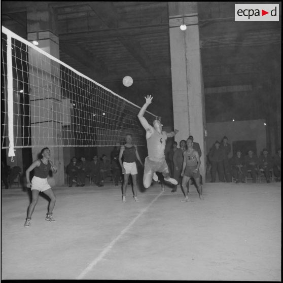 Déroulement du match de volley-ball.