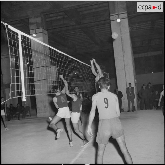 Déroulement du match de volley-ball.