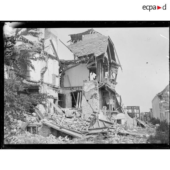 Nieuport. Maison détruite près de la Tour des Templiers. [légende d'origine]