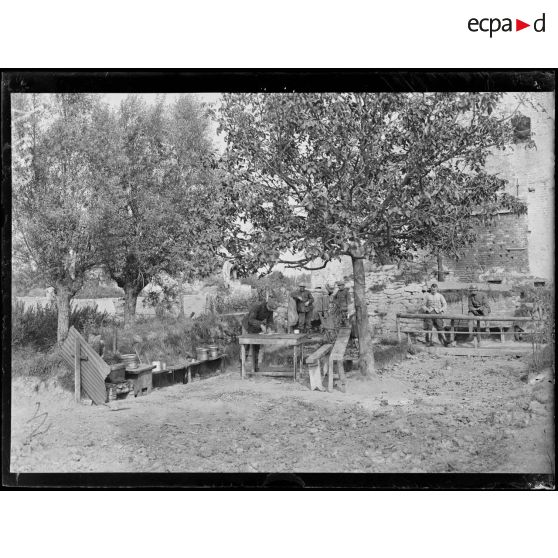 St Jacques Cappelle. Cuisine belge tout à proximité des 1ères lignes. [légende d'origine]