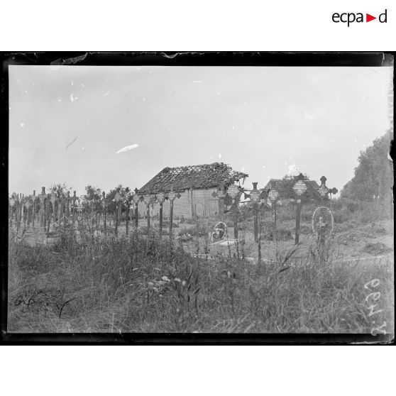 Près Caeskerke. Cimetière militaire. [légende d'origine]
