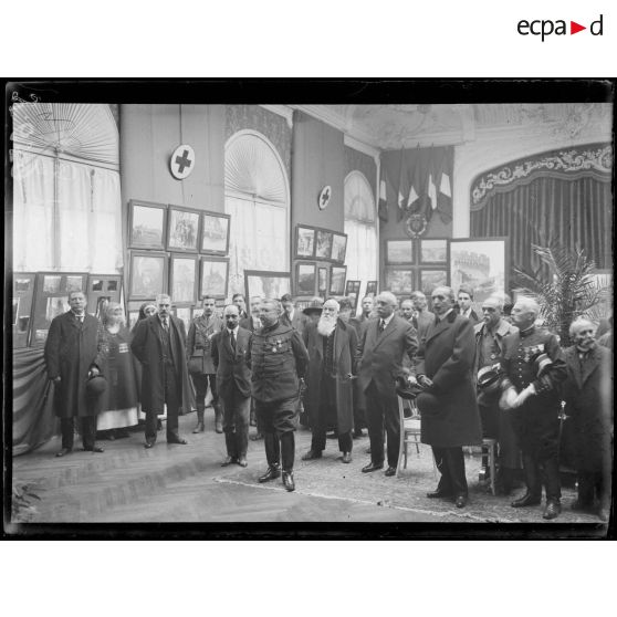 Nice. L'inauguration de l'exposition de la SPA. [légende d'origine]