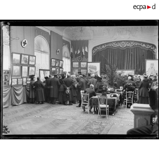 Nice. L'inauguration de l'exposition de la SPA. [légende d'origine]