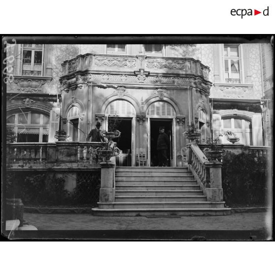 Nice. Un coin de la propriété du Cercle artistique. [légende d'origine]