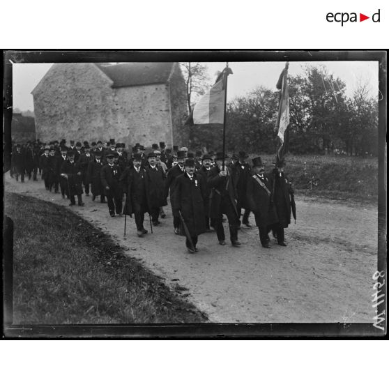 Montmirail, cortège des vétérans de 1870. [légende d'origine]