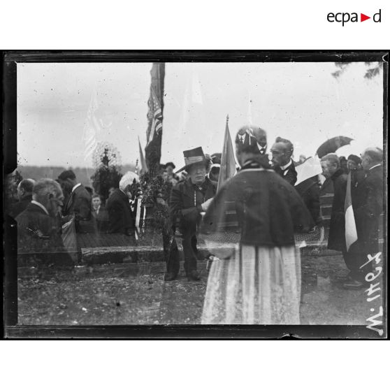 [Montmirail, commémoration dans le cimetière.]