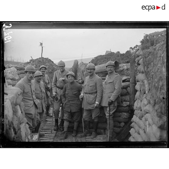 Ravin de Bras (Meuse). Le colonel et son EM. [légende d’origine]