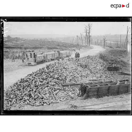Belleville (Meuse). Soldats travaillant sur la route. [légende d’origine]