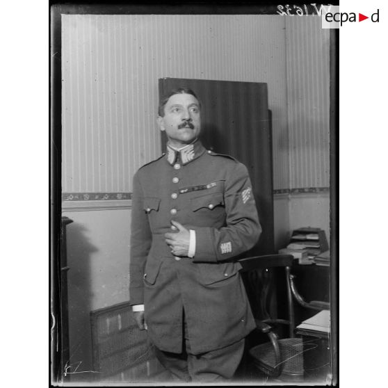 Portrait d'un commandant. [légende d'origine]