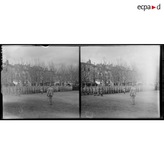 Le Puy, revue du contingent polonais. [légende d'origine]