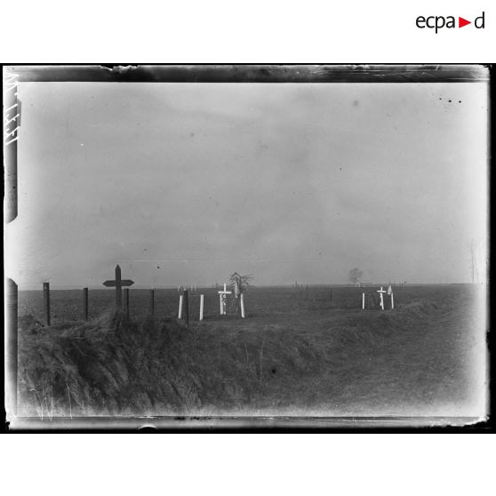 Barcy, tombes françaises dans les champs. [légende d'origine]