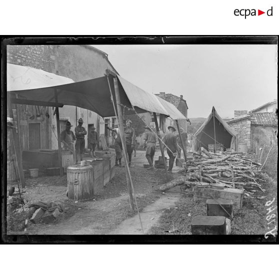 Abainville (Meuse). Cuisine américaine. [légende d'origine]