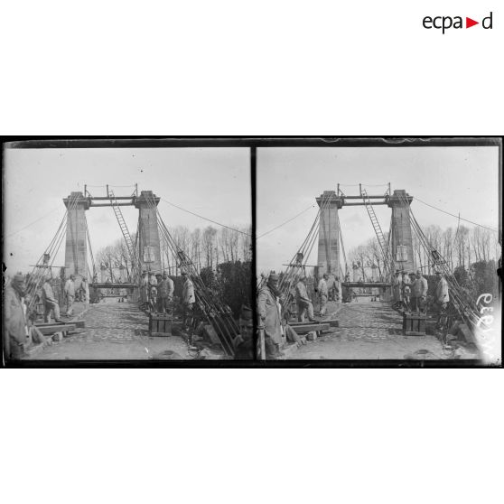 Boran-sur-Oise, entrée d'un pont en construction. [légende d'origine]