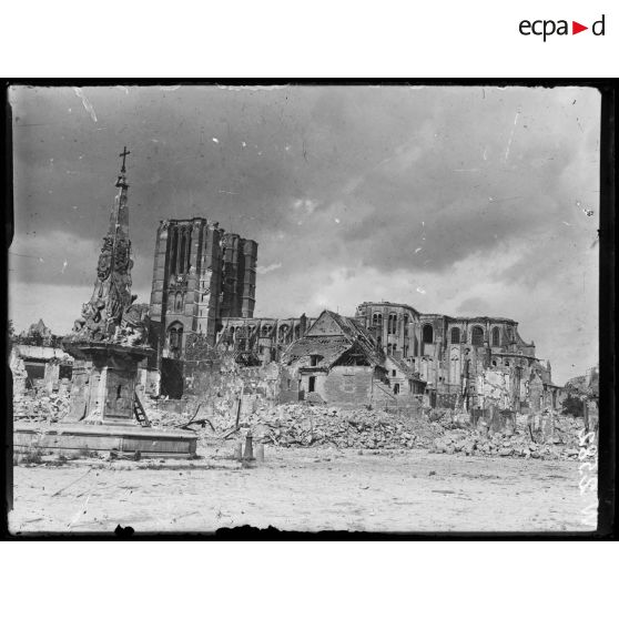 Noyon, la cathédrale détruite [légende d'origine]