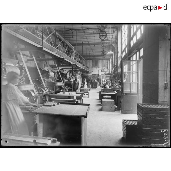 Levallois. Parfumerie Roger et Pellerin. La savonnerie. [légende d'origine]