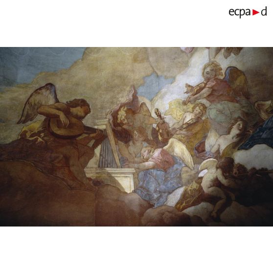 Restauration de la fresque couvrant la coupole de l'Hôtel national des Invalides.