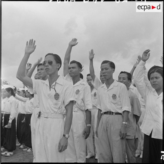 Délégations des groupements de jeunesse et moniteurs d'éducation physique lors de l'inauguration de la "Semaine de la jeunesse" au stade Mangin.