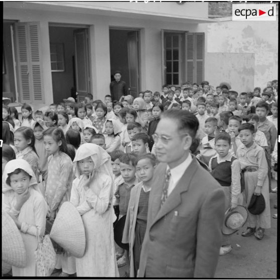 Inauguration de l'école primaire Tran Nhat Duat.