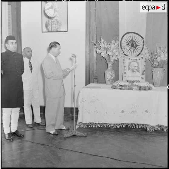 Discours de M. Pham Van Binh, gouverneur du Nord-Vietnam, à l'occasion de la commémoration de l'anniversaire de la naissance du Mahatma Gandhi par l'association des Indiens d'Hanoï.