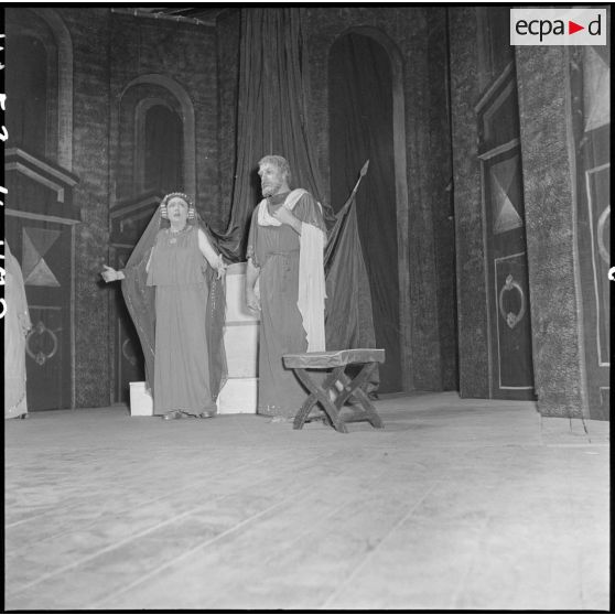 Une représentation de "Britannicus" au théâtre municipal d'Hanoï.