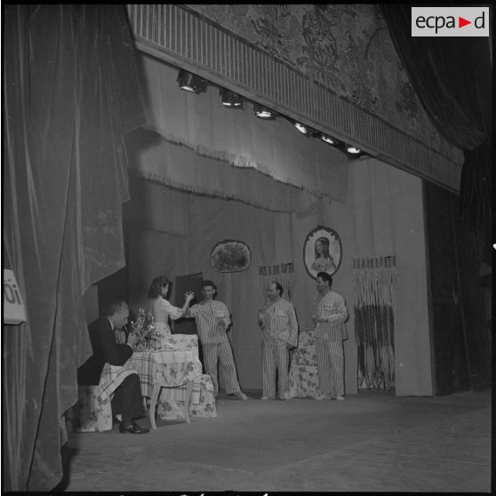 Une représentation de "La cuisine des anges" au théâtre municipal d'Hanoï.