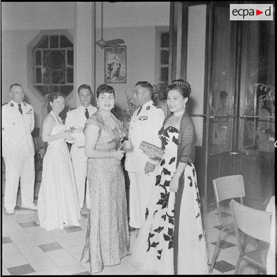 Les convives de la soirée dansante organisée à l'hôtel Splendid.