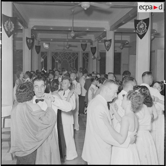 La salle de bal de la soirée dansante organisée à l'hôtel Splendid.