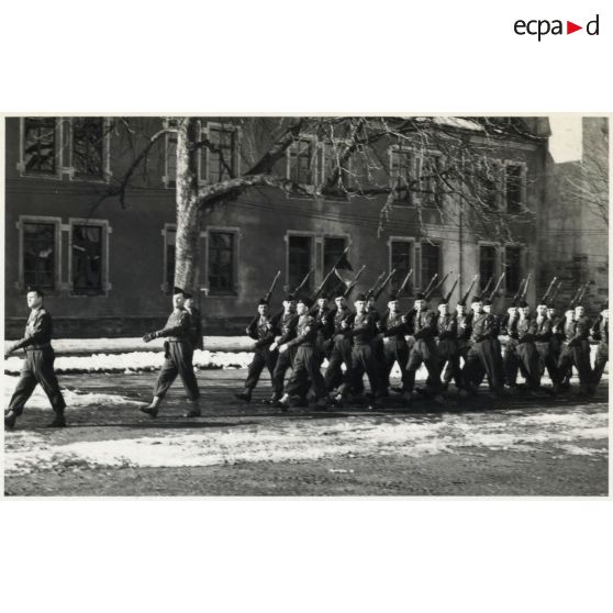 Adieux du colonel Pomes.