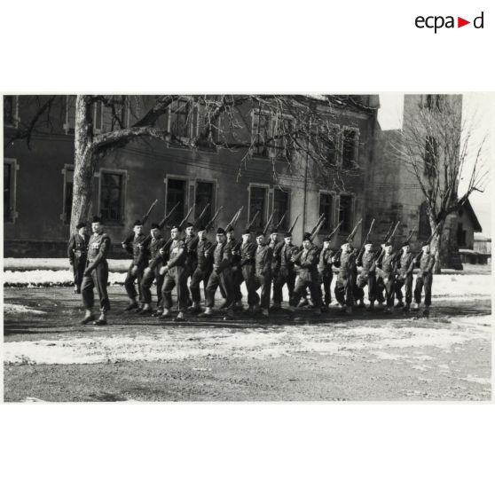 Adieux du colonel Pomes.