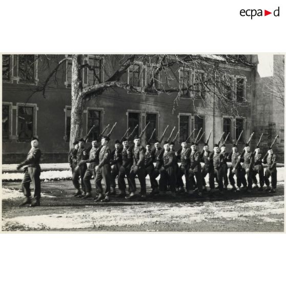 Adieux du colonel Pomes.