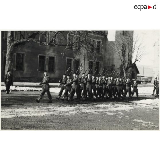 Adieux du colonel Pomes.