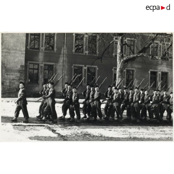 Adieux du colonel Pomes.