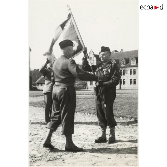 Prise de commandement du 37e bataillon d'ouvrages (37e BO) par le lieutenant-colonel Gourand.