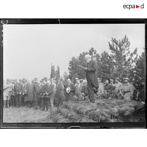 Fère-Champenoise (Marne). Cérémonie commémorative de la bataille de la Marne. Discours de M. Ribot. [légende d'origine]