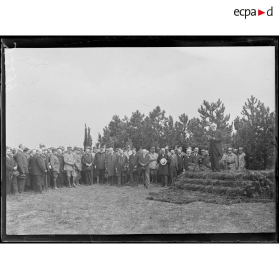 Fère-Champenoise (Marne). Cérémonie commémorative de la bataille de la Marne. Discours de M. Ribot. [légende d'origine]