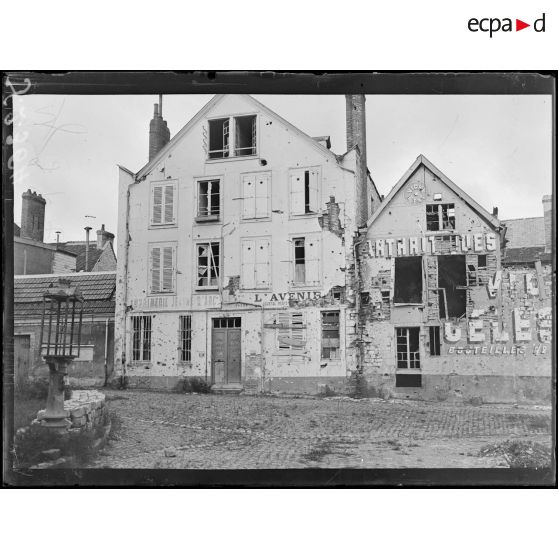 [Reims (Marne). Place du parvis Notre Dame.]