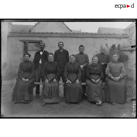 Sarcy (Marne). Portraits d’identité. [légende d’origine]