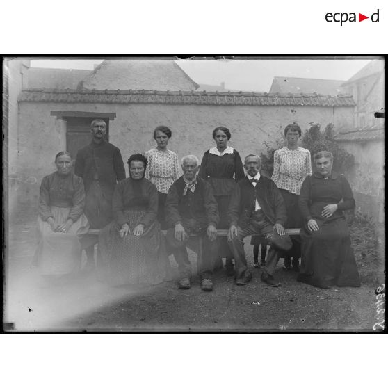 Sarcy (Marne). Portraits d’identité. [légende d’origine]