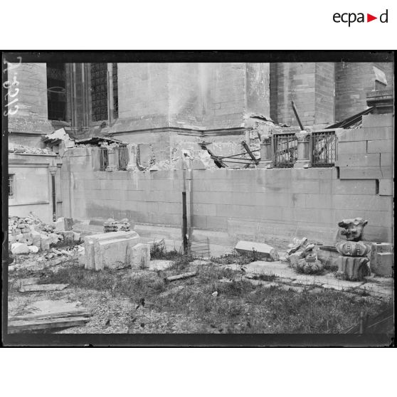 Reims (Marne). L’intérieur de l’ancien archevêché. [légende d’origine]