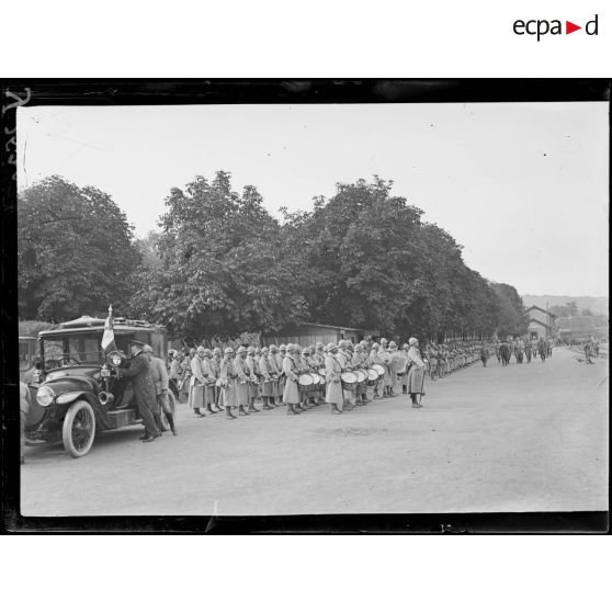 Reims (Marne). Voyage du Roi d’Italie. L’arrivée. [légende d’origine]