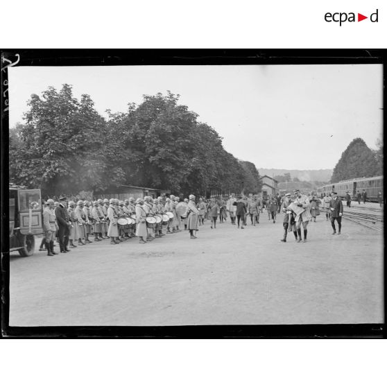 Reims (Marne). Voyage du Roi d’Italie. L’arrivée. [légende d’origine]