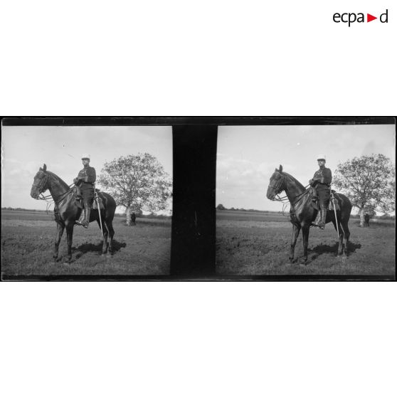 [Portrait du colonel Albert d'Amade à cheval].