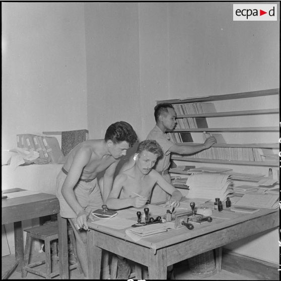 Les services aériens de la BAPN (Base aéroportée nord).