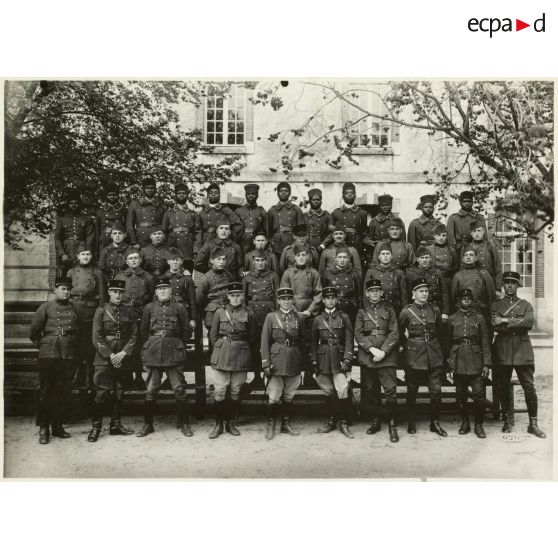 Photographie de groupe du 11e régiment d'artillerie lourde coloniale (11e RALC).
