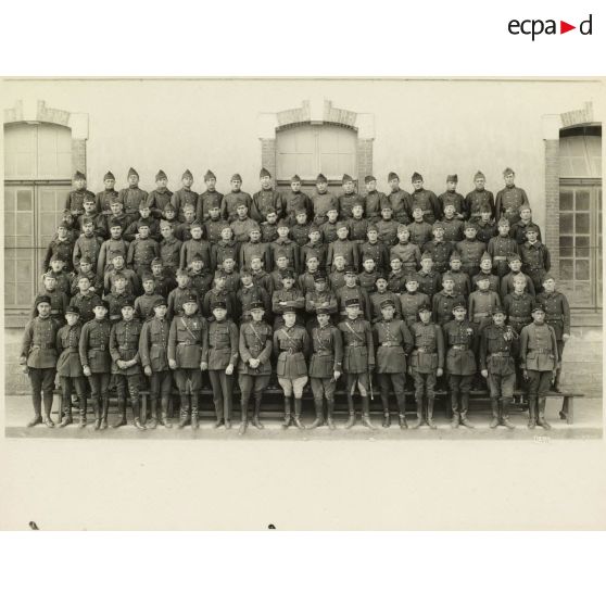 Photographie de groupe du 11e régiment d'artillerie lourde coloniale (11e RALC).