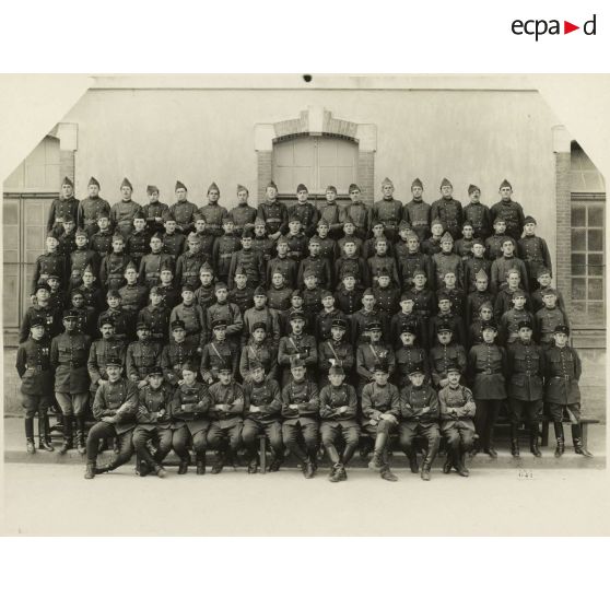Photographie de groupe du 11e régiment d'artillerie lourde coloniale (11e RALC).