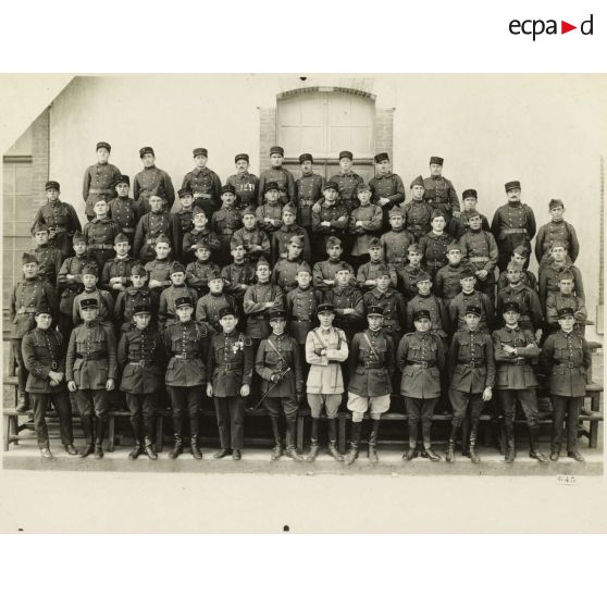Photographie de groupe du 11e régiment d'artillerie lourde coloniale (11e RALC).