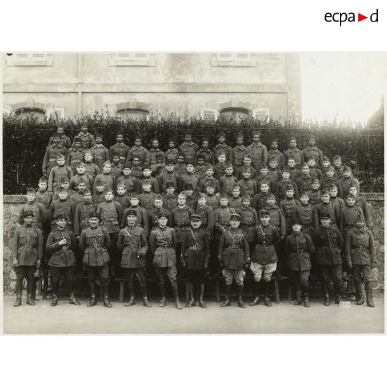 Photographie de groupe du 11e régiment d'artillerie lourde coloniale (11e RALC).