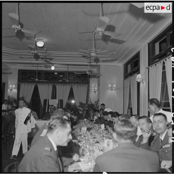 Saint-Cyriens lors d'un repas organisé pour la commémoration de la bataille d'Austerlitz à l'hôtel Métropole.