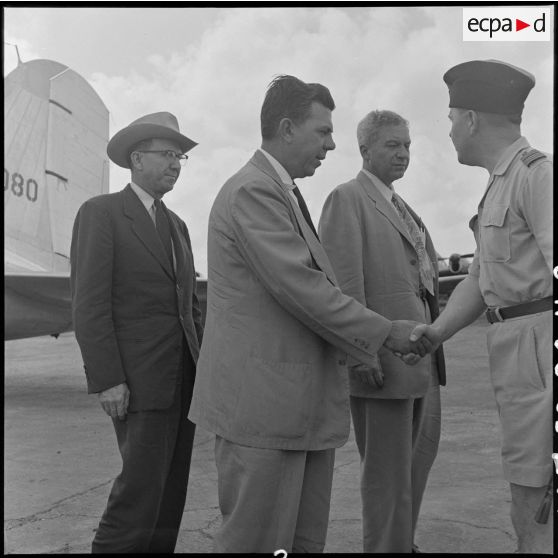 Arrivée de la mision parlementaire américaine à Hanoï.